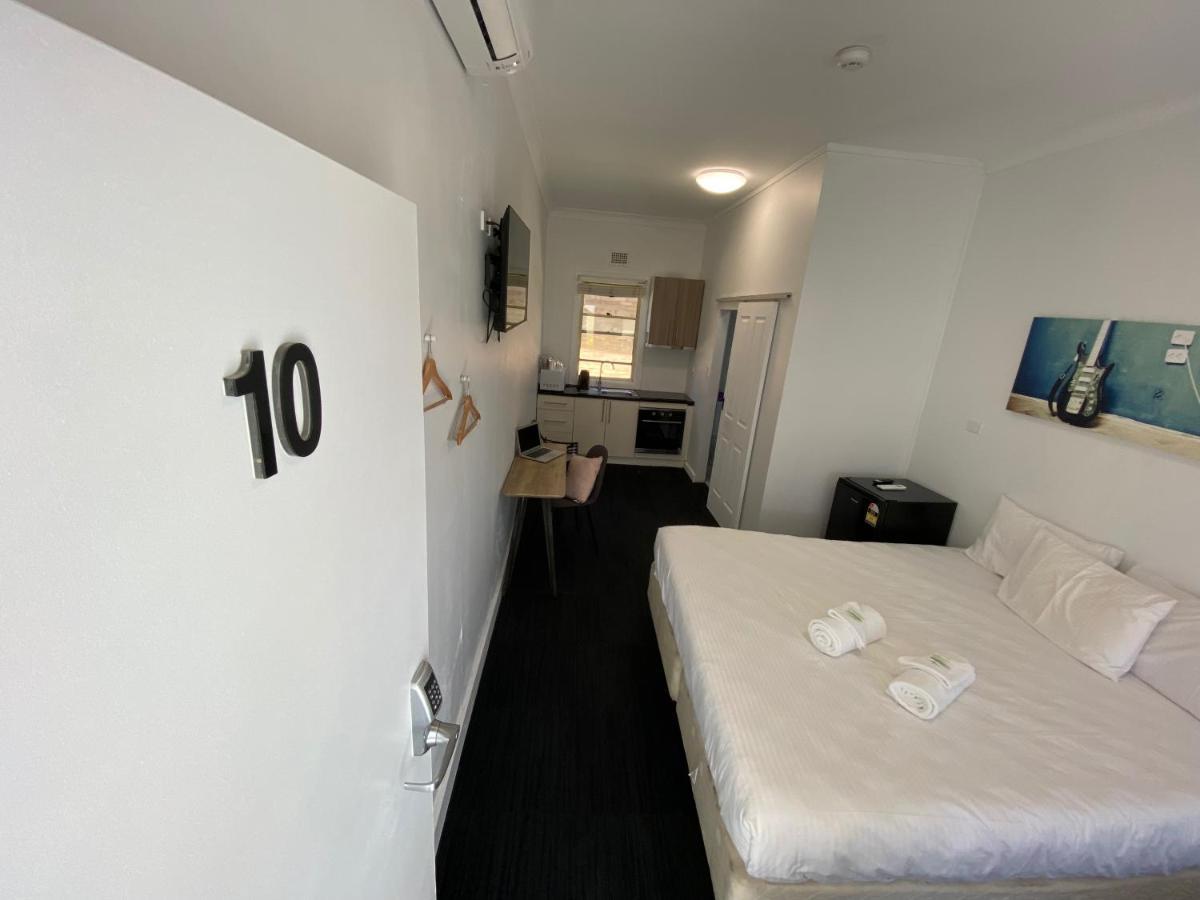 Central Motel Маджи Экстерьер фото